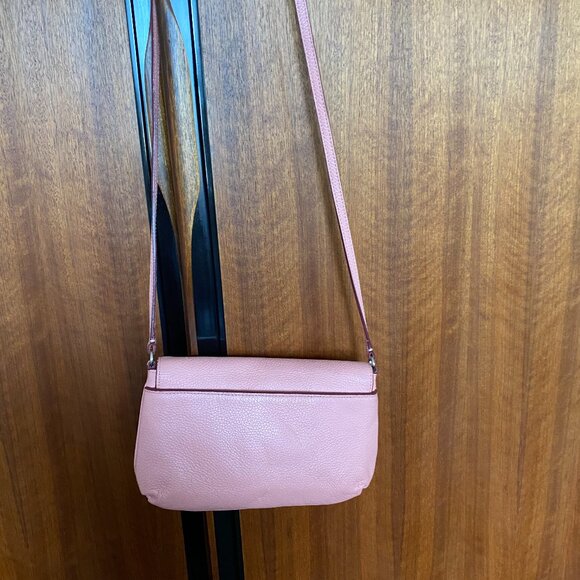 Authen COACH Leather Crossbody Bag. Flap w/Turn Lock Closure. Pink. Excel Cond'n - Picture 2 of 16